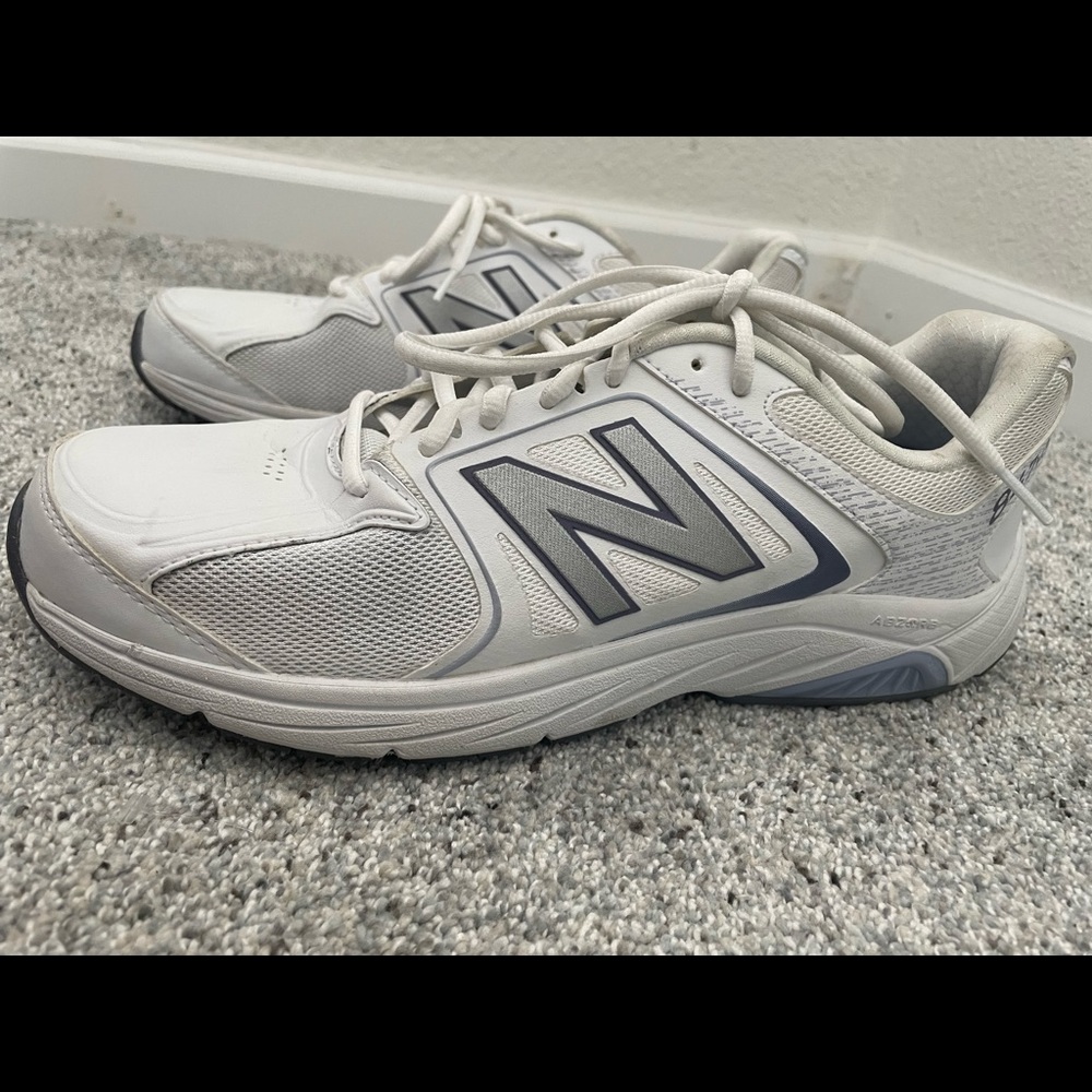 New balance walking shoes 847v3 size 11